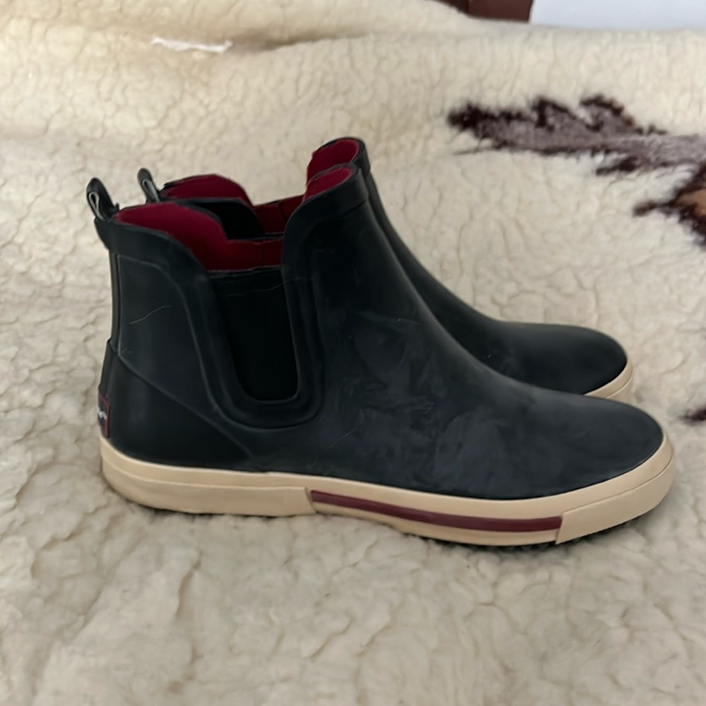 Canadians ankle rain boots inVGC gentle used .